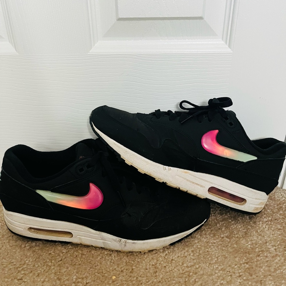 NIKE Air Max 1SE Jelly Jewel. Black/ Iridescent - Picture 2 of 11